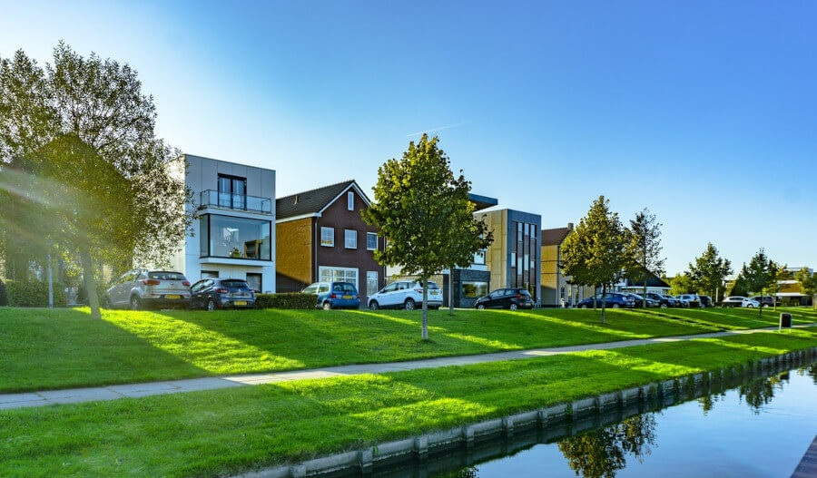 houses on the water