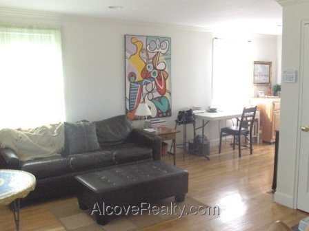 ARLINGTON - 3 BEDROOM -  1.5  BATHROOM - $495000  -  Available 04/01/12.