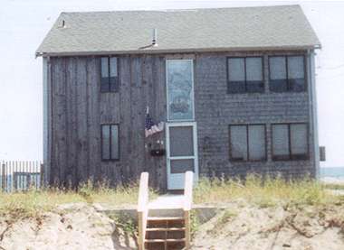 CAPE COD - 4 BEDROOM -  2  BATHROOM - $0 - NO FEE  -