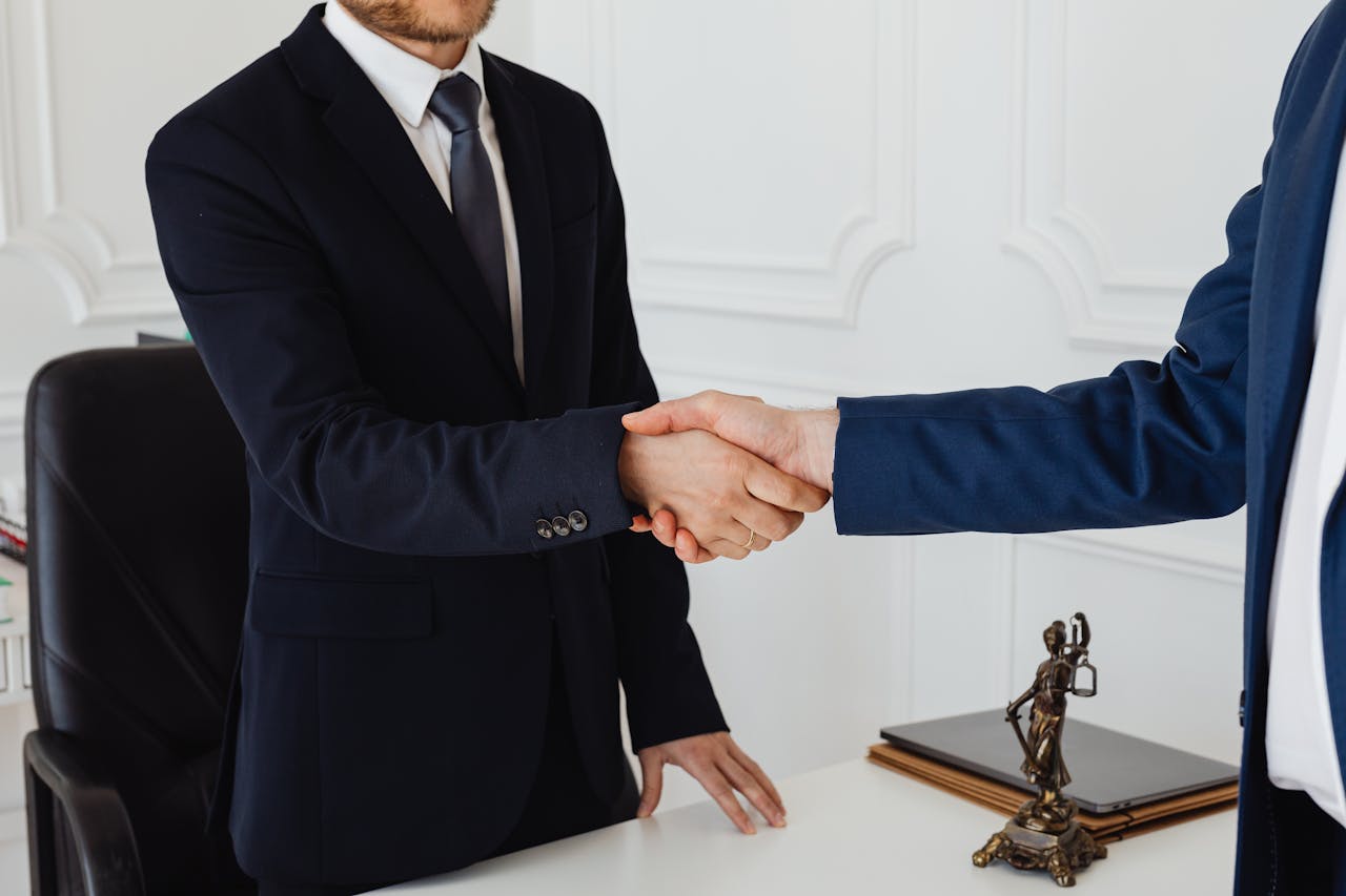 People shaking hands. Image by Pexels