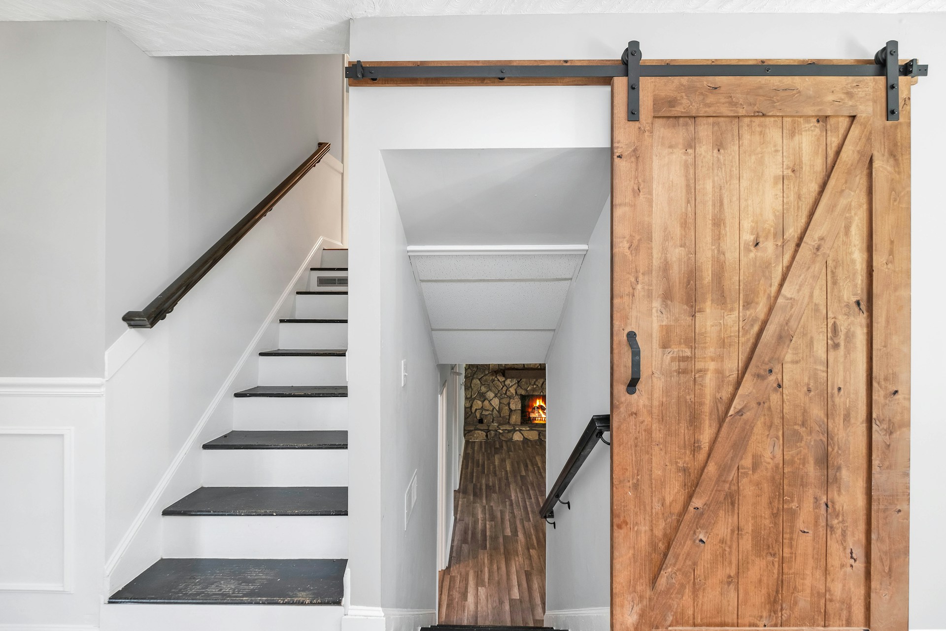 Barn door. Image by Unsplash