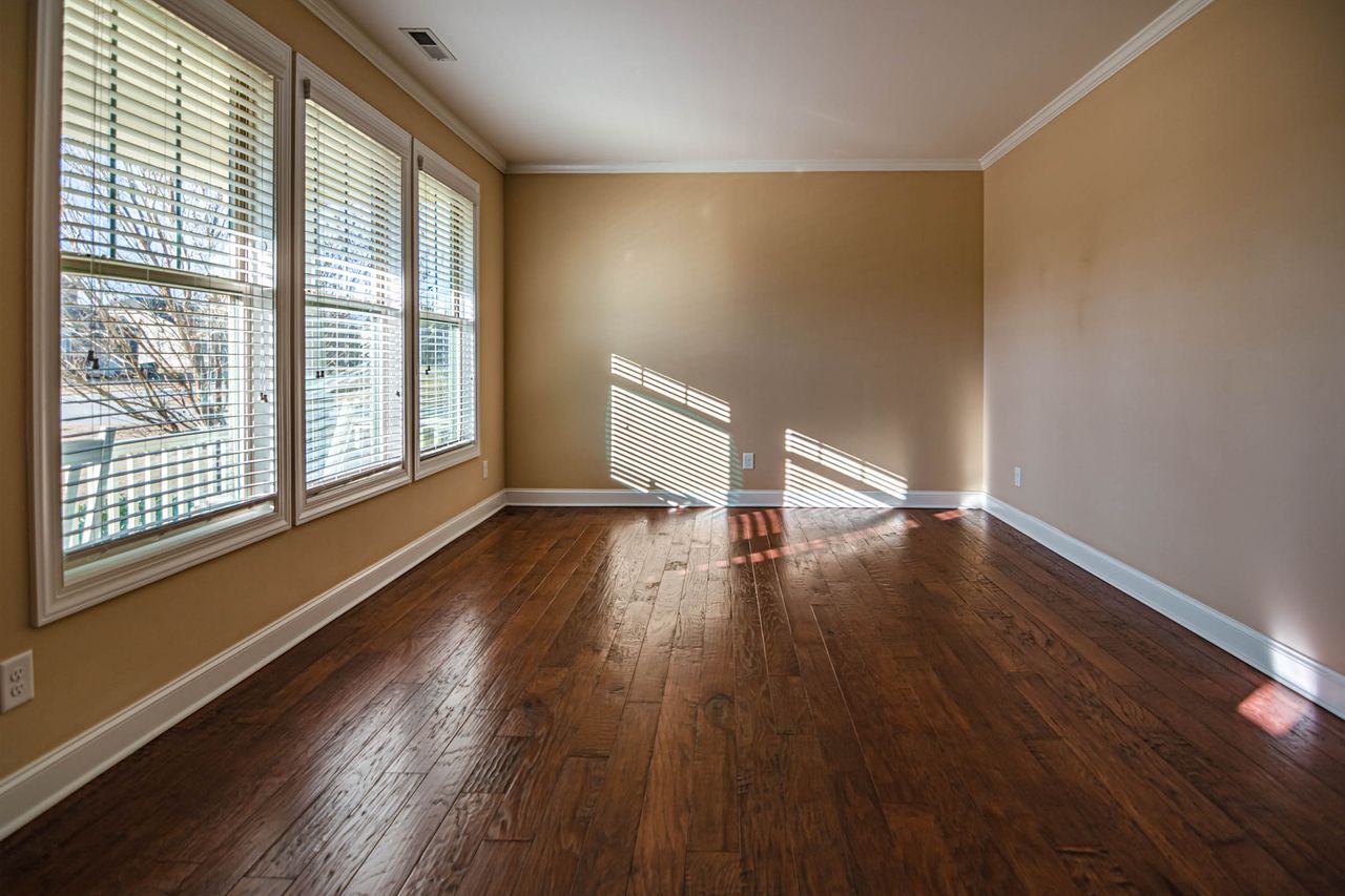 Room emptied after a move out. Image by Pexels