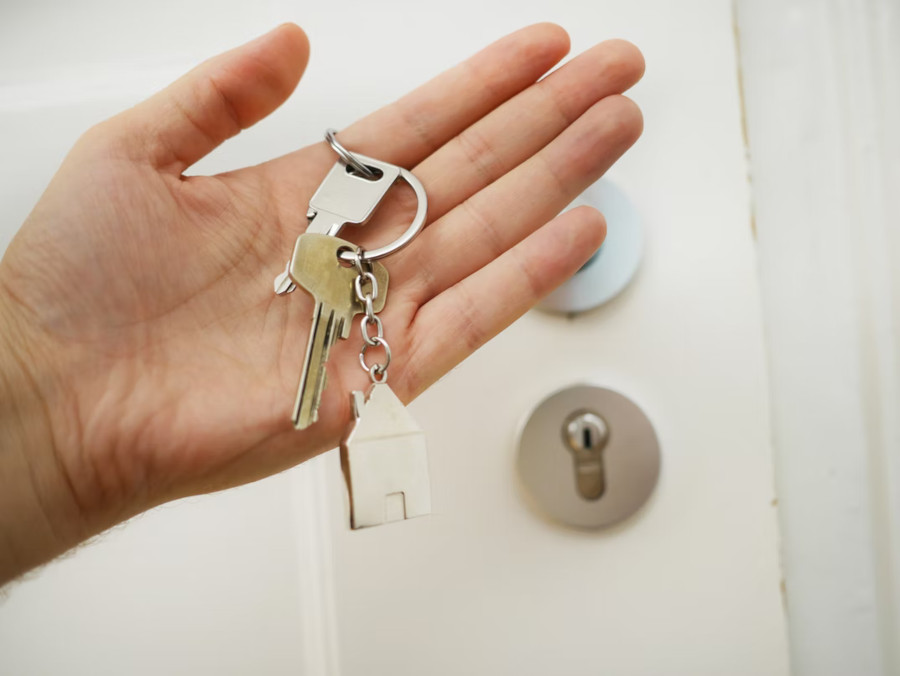 keys in your hands. Image by Unsplash