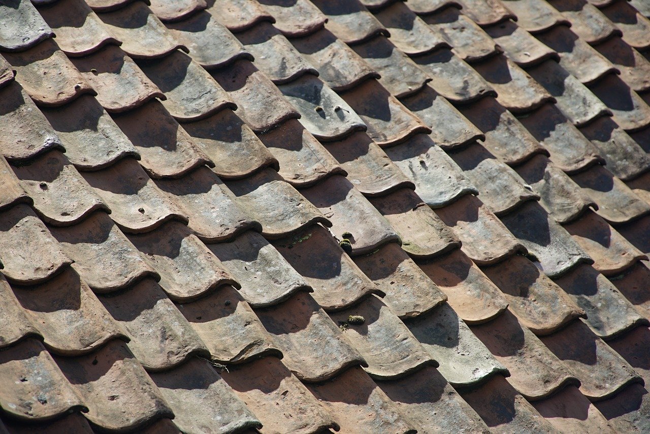 Roofing tiles