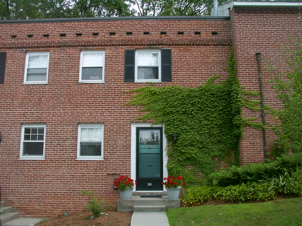 132 Gerry Road, Unit TH, BROOKLINE - CHESTNUT HILL, BROOKLINE - CHESTNUT HILL