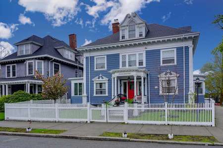 Charming Colonial Style