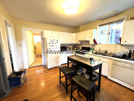 ***Davis - Porter Square:  Three-Bed w/Recently Updated Kitchen & Bath***
