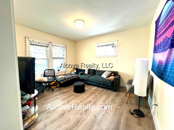 3 bedroom apartment in Medford - Alcove Realty, LLC 