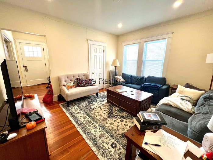3 bedroom apartment in Somerville - Tufts University Area - Alcove Realty, LLC 
