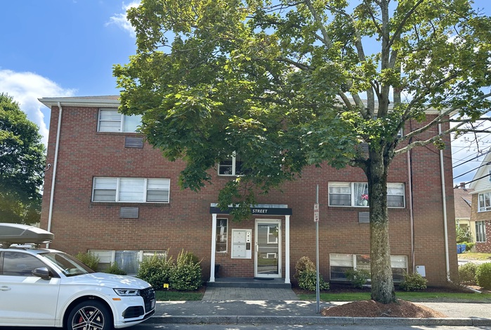 WALTHAM - Brand New Renovation 1 Bed, 1 Bath on Top Floor with Hot Water Included!