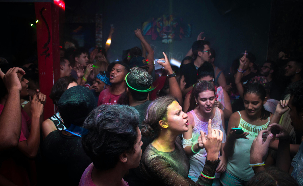 people dancing at a nightclub